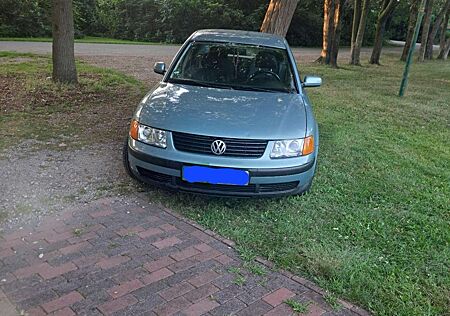 VW Passat Volkswagen 1.6