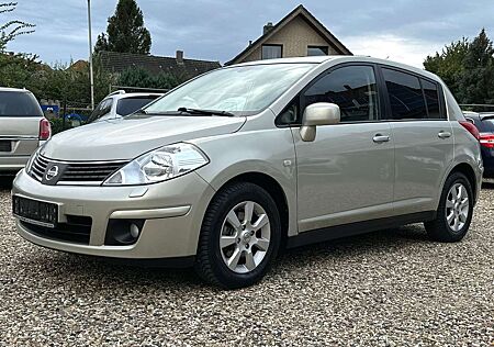 Nissan Tiida 1.8Acenta Leder SHZ R.kamera Schiebedach 6Gang Alu