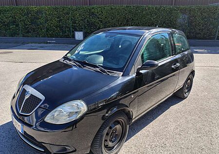 Lancia Ypsilon 1.3 mjt 16v New Oro (oro)