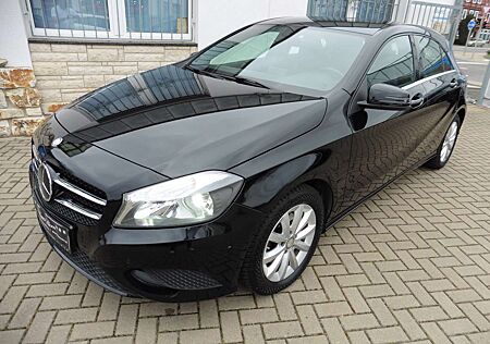 Mercedes-Benz A 180 Automatic*NAVI*PDC*SHZ*Kamera*Teilleder