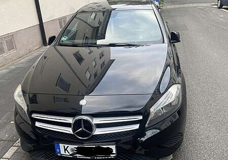 Mercedes-Benz A 180 A-Klasse (BlueEFFICIENCY)