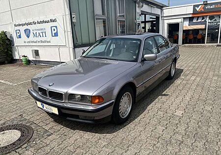 BMW 728iL 728