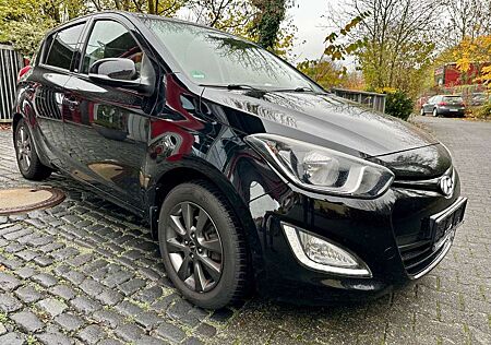 Hyundai i20 Classic*Klimaautomatik*Schiebedach *