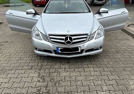 Mercedes-Benz E 200 CGI BlueEfficiency (207.348)