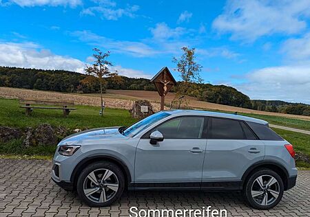 Audi Q2 35 TFSI S tronic AHK Navi Rückfahrkamera
