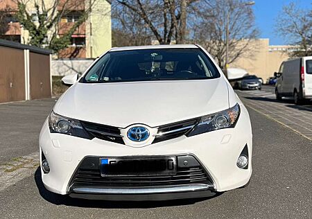 Toyota Auris 1.8 Hybrid Travel