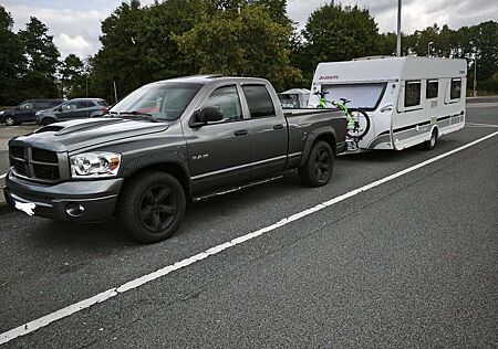 Dodge RAM 5,7 Liter Hemi V8 4x4 Sport