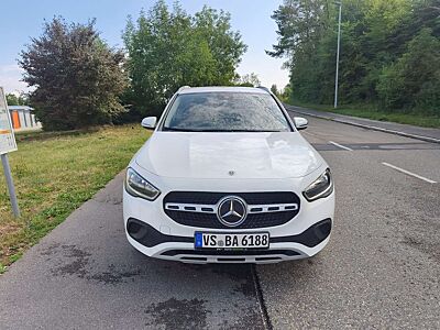 Mercedes-Benz GLA 180 7G-DCT Style