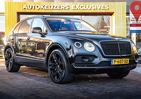 Bentley Bentayga 6.0 W12 black on black Panodak leder Ma