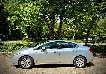 Honda Civic 1.8 i-VTEC FB8 Sedan