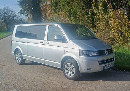 VW T5 Caravelle Volkswagen Caravelle Lang DSG Comfortline