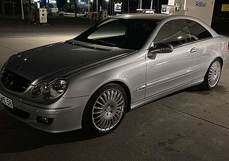 Mercedes-Benz CLK 200 gebraucht kaufen Mercedes-Benz CLK 200 Coupe Kompressor Automatik Avantgarde