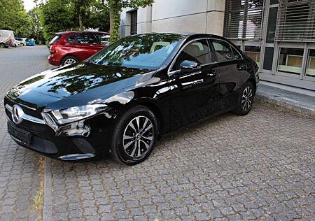 Mercedes-Benz A 200 A -Klasse Lim. ~ 1 HAND~NAVI~ LEDER