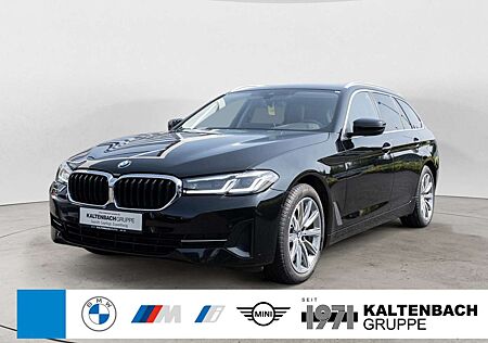 BMW 520 d Touring xDrive FACEL. PANO AHK LED W-LAN