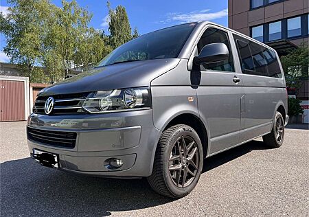 VW T5 Caravelle Volkswagen DSG Comfortline Navi 8 Sitze