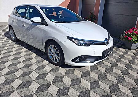 Toyota Auris Edition-S