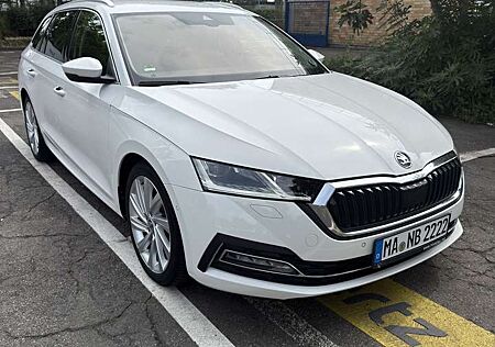 Skoda Octavia Combi 2.0 TDI DSG Style DCC Head-Up LED AHK