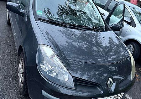 Renault Clio 2.0 16V ESP Privilege
