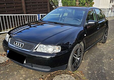 Audi A3 1.6 8L