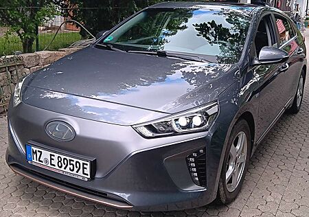 Hyundai Ioniq Style WR*SR AHK Navi Glasschibedach