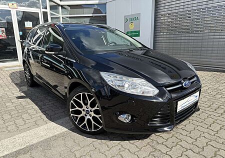 Ford Focus gebraucht kaufen Ford Focus Titanium Kombi 1,6ltr. mit Klima/Navi/Alus/PDC V&H