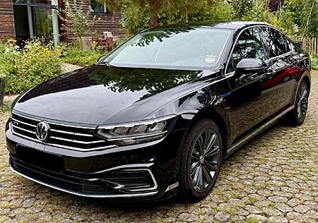 VW Passat gebraucht kaufen VW Passat Volkswagen 1.4 TSI Plug-In-Hybrid DSG GTE
