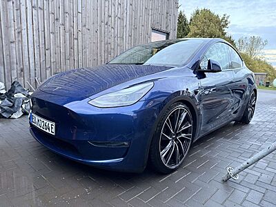 Tesla Model Y Performance/AHK/Gewindefahrwerk/AEZ 21‘