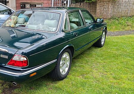 Jaguar XJ 4.0 Sovereign L