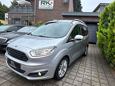 Ford Tourneo Courier Titanium sehr gepflegt!