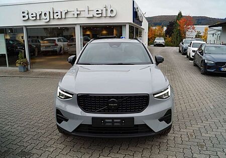 Volvo XC 40 XC40 B3 Benzin 2WD Plus Black Edition DKG/360°
