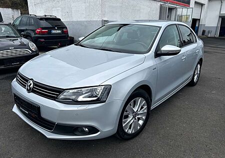 VW Jetta Volkswagen VI 1.4 TSI DSG Kamera Xenon Navi AHK