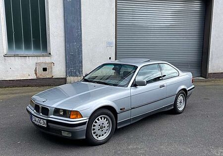 BMW 318is 318 E36 Coupé