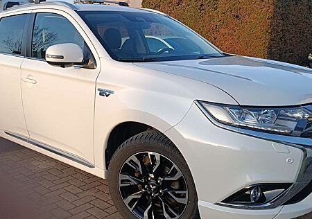 Mitsubishi Outlander 2.0 4WD Plug-In Hybrid Plus