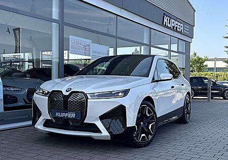 BMW iX xDrive50 Sportpak.AHK°LASER°PANO°22-Sitzbelü
