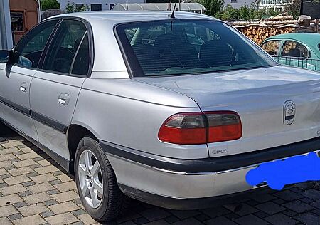 Opel Omega 2.0 16V Edition 100