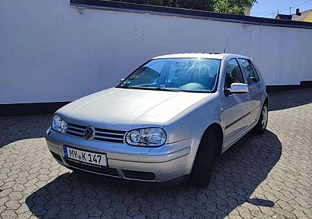 VW Golf Volkswagen 1.6 FSI