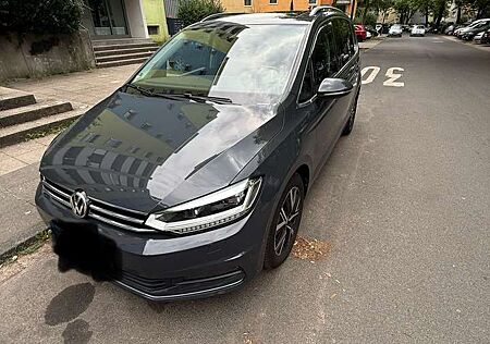 VW Touran Volkswagen 1.5 TSI EVO Edition DSG7 110kW