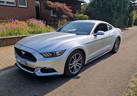 Ford Mustang EcoBoost 350PS 275km/h