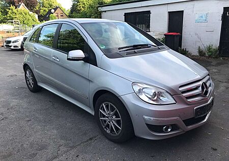 Mercedes-Benz B 200 B-Klasse mit Klima, Automatik - TÜV NEU? -