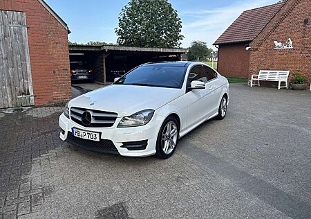 Mercedes-Benz C 180 Coupe, AMG Paket, Panorama, Leder