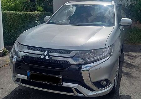 Mitsubishi Outlander 2.4 4WD Plug-In HybridSpirit