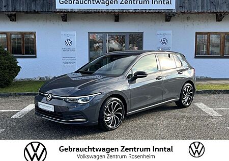 VW Golf Volkswagen VIII 1,5 eTSI DSG Active (LED+RearView+Navi)