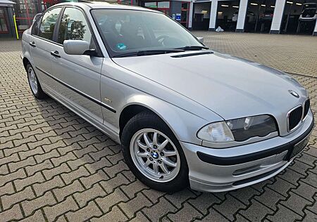BMW 318 gebraucht kaufen BMW 318i 318 3er ,Klima,AHK,Sitzheizung,Alu,SD,Tüv 11/27