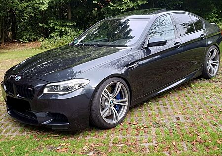 BMW M5 M Driver's Package, deutsches Fahrzeug