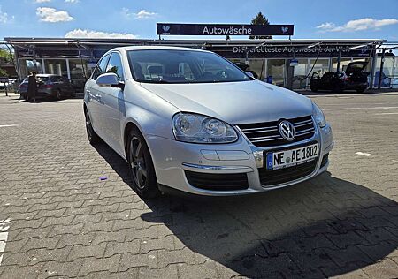 VW Jetta Volkswagen 2.0 TDI DPF DSG Comfortline