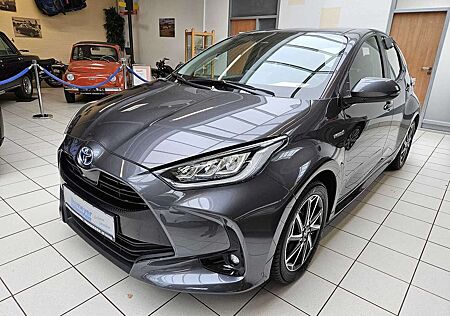 Toyota Yaris Hybrid 1.5 Team D AHK Navi LED ACC Sitzheizung