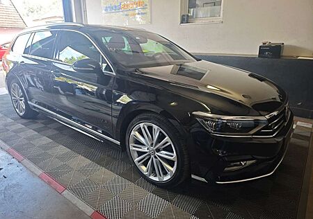 VW Passat Variant Volkswagen Elegance 4Motion*2xR Line*Leder