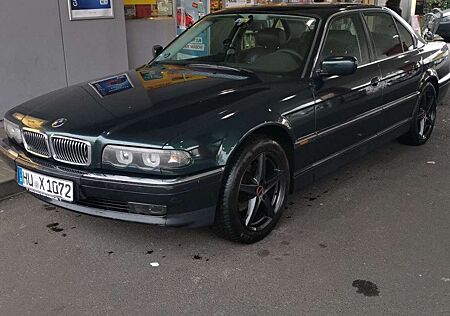 BMW 728