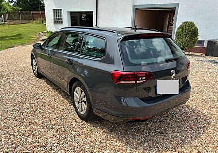 VW Passat Variant Volkswagen 2.0 TDI SCR DSG AHK RFK NAVI LED