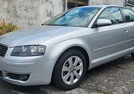 Audi A3 1.6 Ambiente Klima AHK Bluetooth PDC